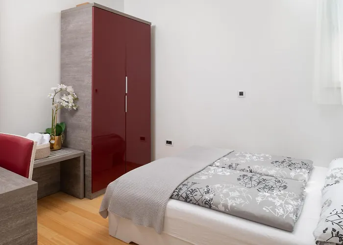 Sunny With Seaview 1163