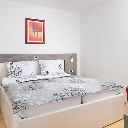 Sunny With Seaview 1163