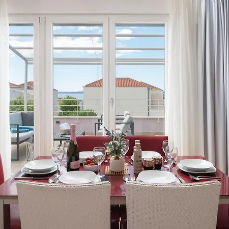 Sunny With Seaview 1163